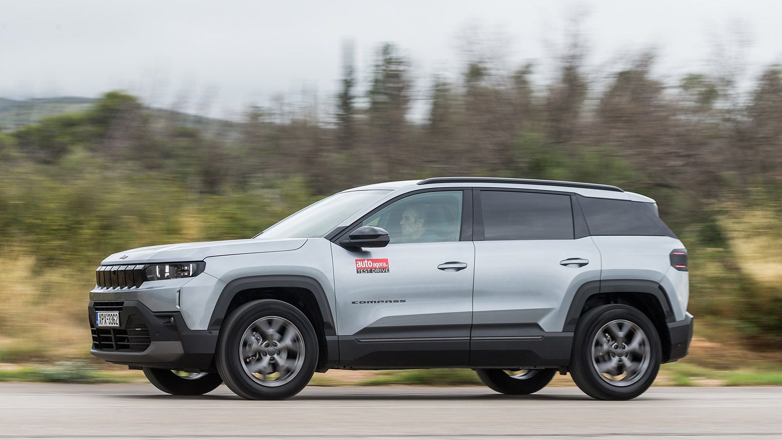 Δοκιμή Jeep Compass e-Hybrid 145 PS: Καίει 5,5 λτ. στο ταξίδι, χωράει οικογένεια